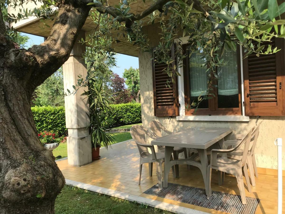 Casa Mary Due - Trilocale Con Giardino Privato A Due Passi Dal Lago Sirmione Exterior foto