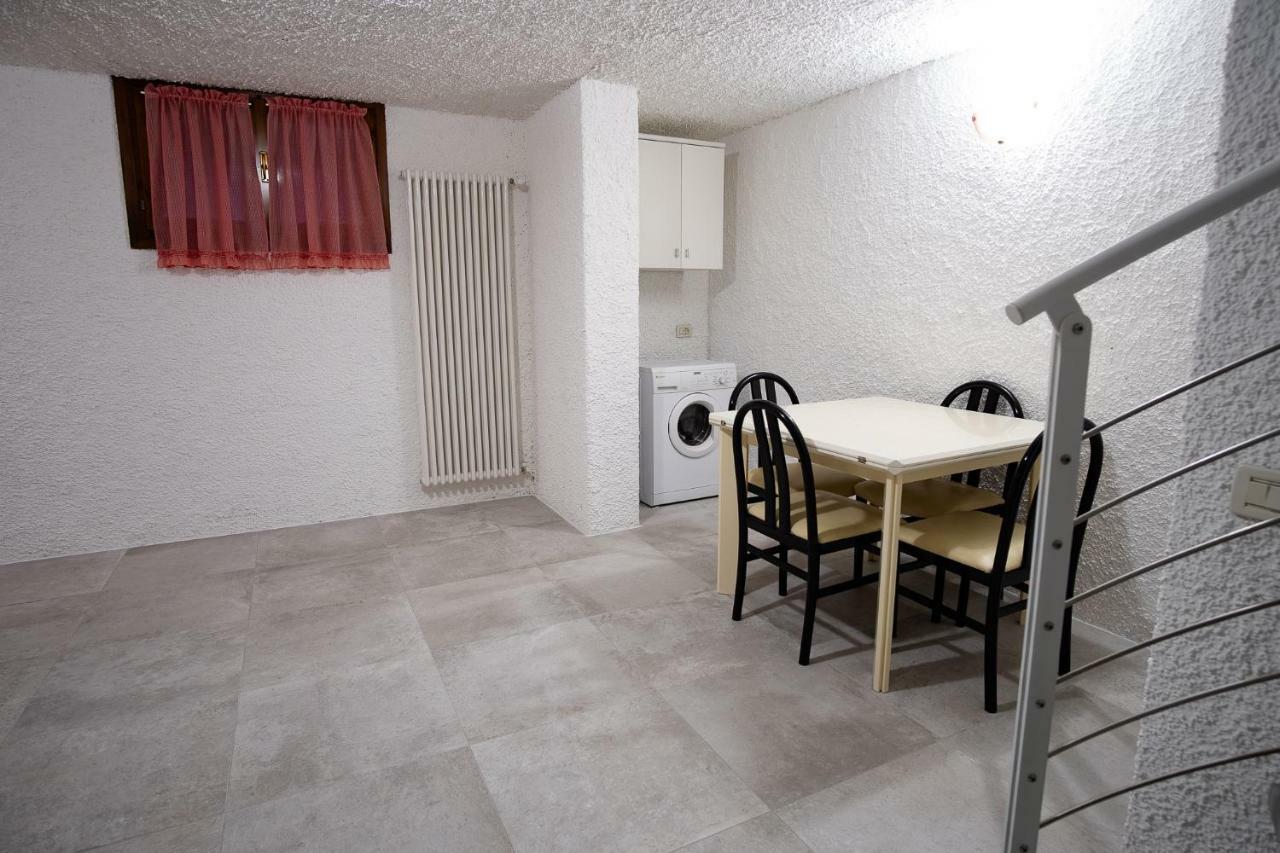 Casa Mary Due - Trilocale Con Giardino Privato A Due Passi Dal Lago Sirmione Exterior foto